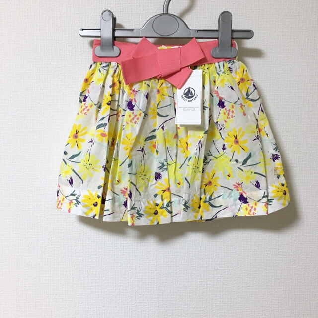 PETIT BATEAU(プチバトー)の＊ご専用＊ 新品未使用  プチバトー  プリント スカート  5ans キッズ/ベビー/マタニティのキッズ服女の子用(90cm~)(スカート)の商品写真