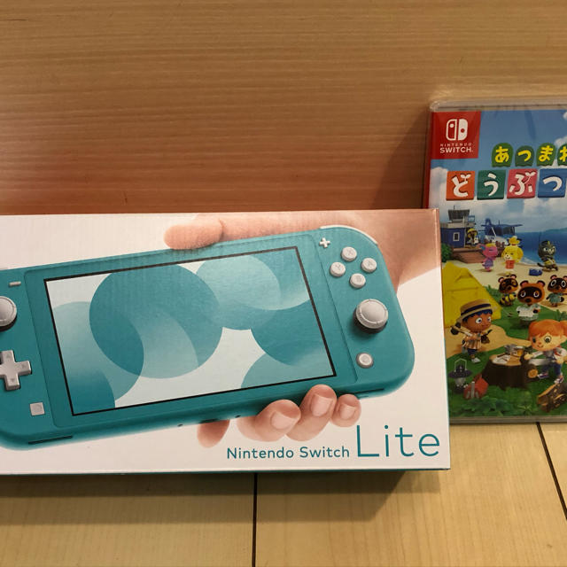 任天堂(ニンテンドウ)のNintendo Switch lite スイッチ ライト どうぶつの森　セット エンタメ/ホビーのゲームソフト/ゲーム機本体(携帯用ゲーム機本体)の商品写真