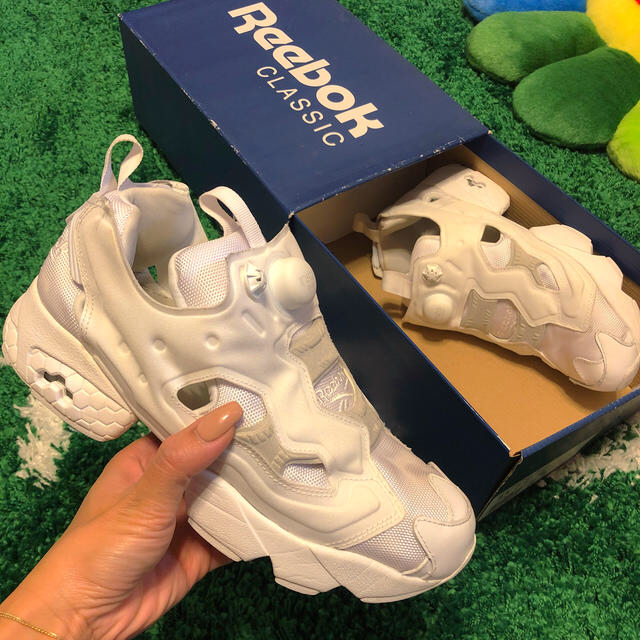 Reebok(リーボック)のReebok INSTAPUMP FURY レディースの靴/シューズ(スニーカー)の商品写真