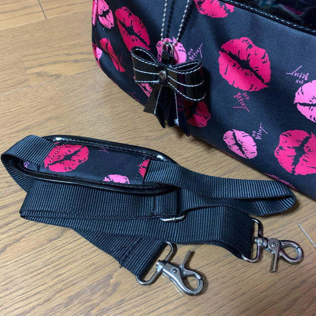 BETSEY JOHNSON(ベッツィジョンソン)のベッツィージョンソン☆リップ柄☆ボストン レディースのバッグ(ボストンバッグ)の商品写真