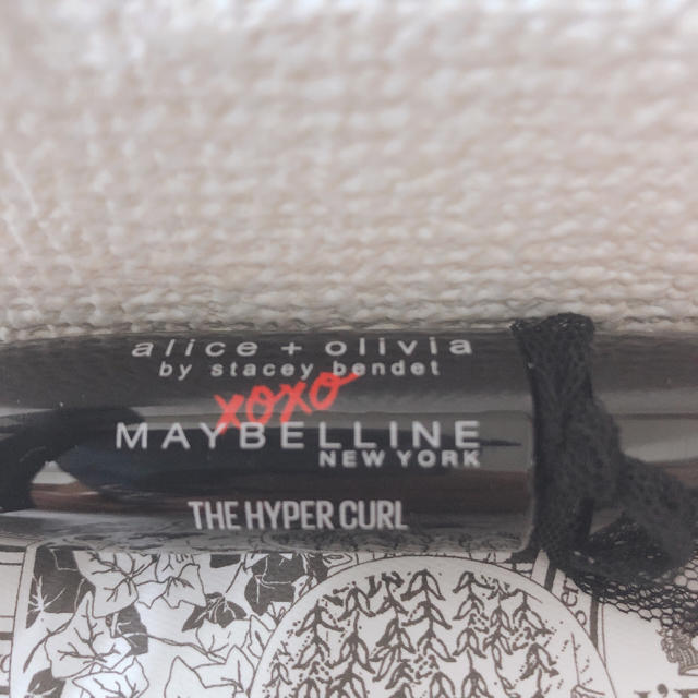 MAYBELLINE(メイベリン)のメイベリン　アリス＆オリビア　マスカラ コスメ/美容のベースメイク/化粧品(マスカラ)の商品写真