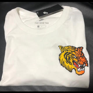 NIKE タイガー袖ロゴ長袖Tシャツ　WHITE