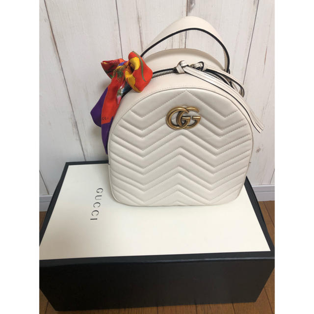 Gucci(グッチ)のGUCCI バックパック　リュック　ホワイト　ネックボウ付き レディースのバッグ(リュック/バックパック)の商品写真