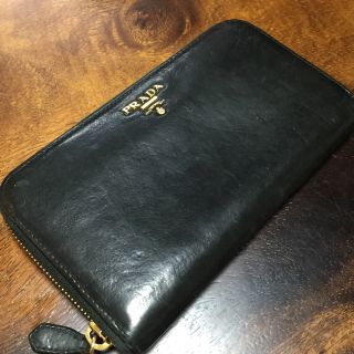 プラダ(PRADA)のモスグリーン ウォレット(財布)