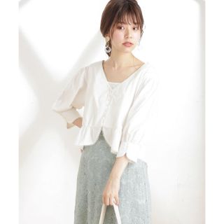 ナチュラルクチュール(natural couture)の【新品】ナチュラルクチュール　多釦ペプラム前後2WAYブラウス(シャツ/ブラウス(長袖/七分))