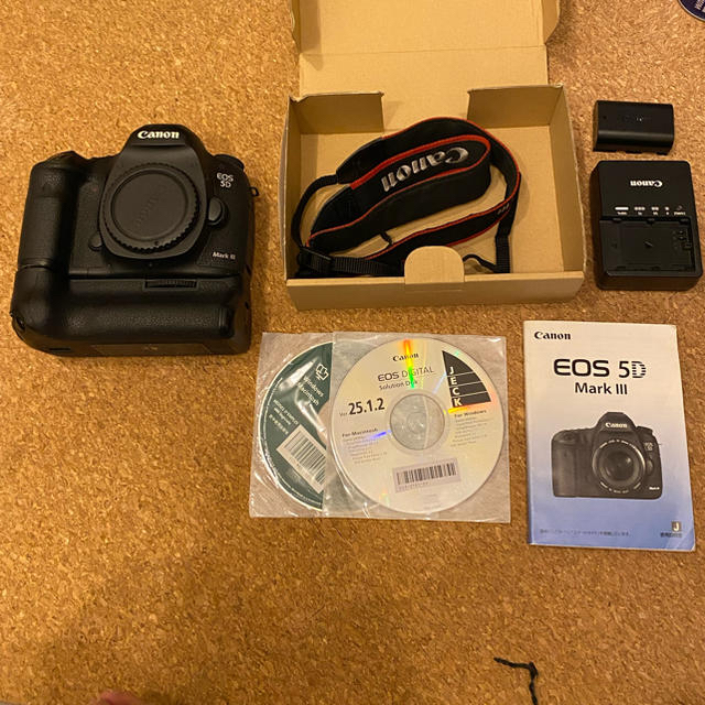 キヤノンCanon EOS 5D mark III + バッテリーグリップ + 付属品