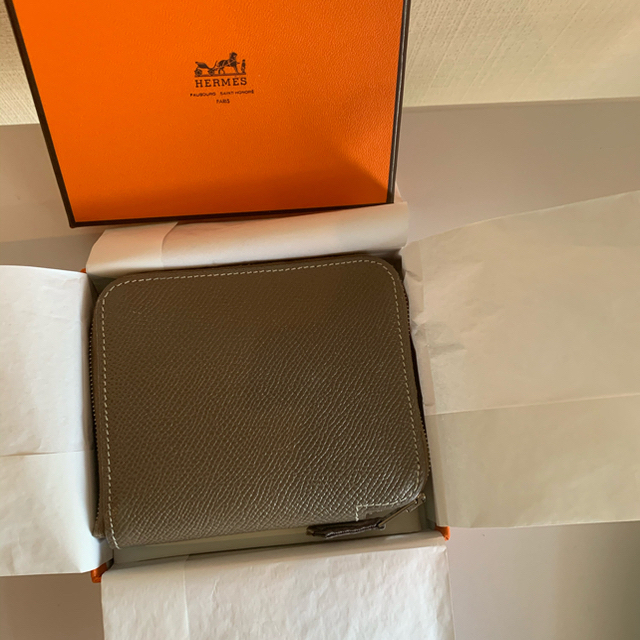 Hermes - エルメス シルクイン コンパクト財布 エトゥープ 超美品 正規品の通販 by Y♪ shop｜エルメスならラクマ