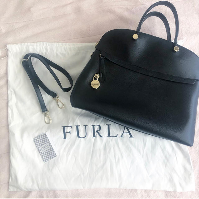 FURLA PIPER L ブラック