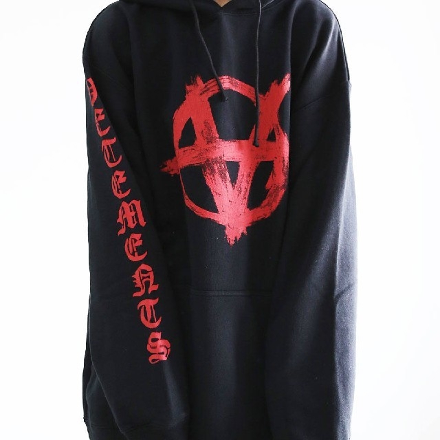 新品正規品 VETEMENTS 20SS Anarchyパーカー Mヴェトモン