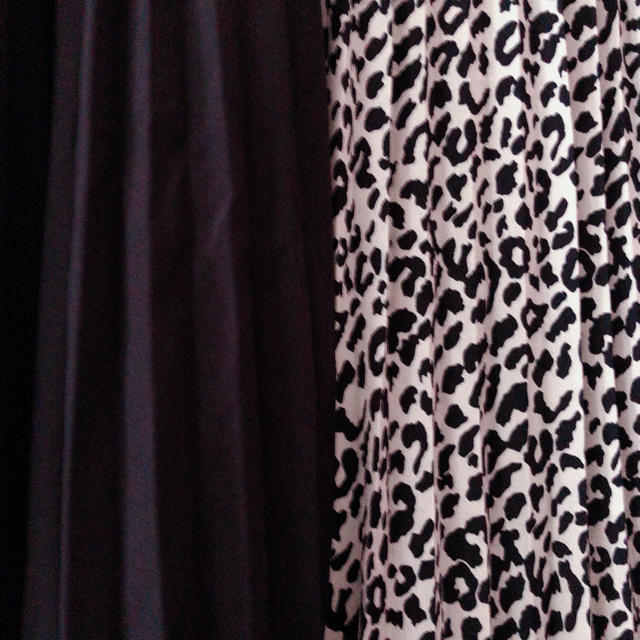 4Lサイズダルメシアン柄と黒のプリーツスカート(1.2回着用) レディースのスカート(ロングスカート)の商品写真