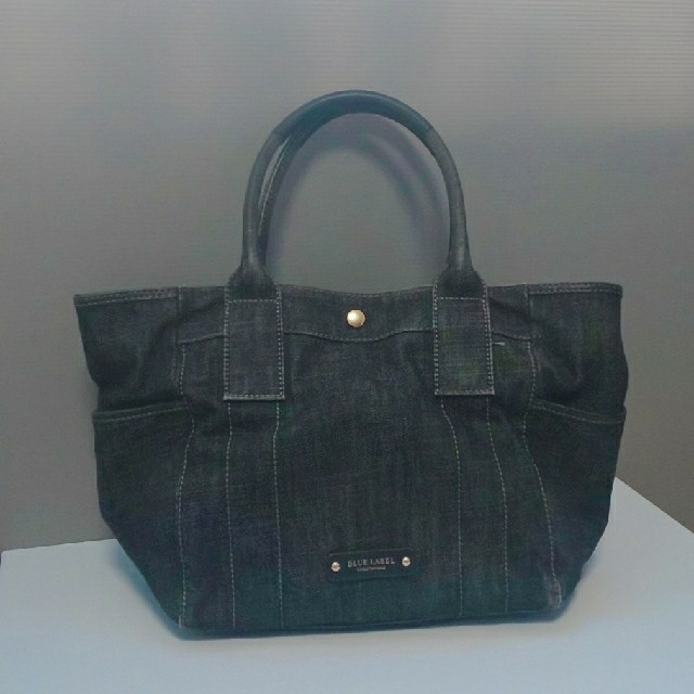 BURBERRY BLUE LABEL(バーバリーブルーレーベル)のりあくあママ様専用 ブルーレーベル デニムトートバッグ レディースのバッグ(トートバッグ)の商品写真