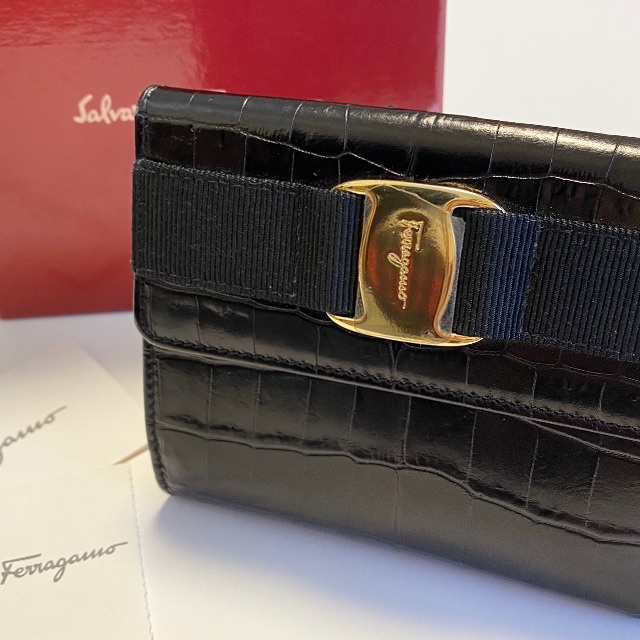 【美品】Ferragamo フェラガモ 折り財布 ヴァラ クロコ ブラック