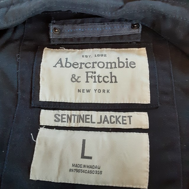 Abercrombie&Fitch(アバクロンビーアンドフィッチ)のアバクロンビー&フィッチ　L ネイビー メンズのジャケット/アウター(ミリタリージャケット)の商品写真