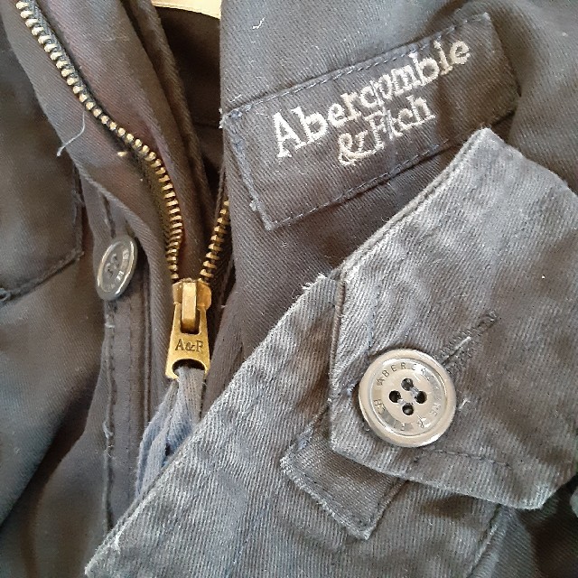Abercrombie&Fitch(アバクロンビーアンドフィッチ)のアバクロンビー&フィッチ　L ネイビー メンズのジャケット/アウター(ミリタリージャケット)の商品写真