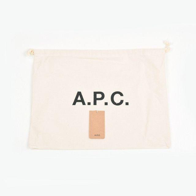 A.P.C(アーペーセー)のA.P.C. アーペーセー ブラウンハーフムーンバッグ  レディースのバッグ(ショルダーバッグ)の商品写真