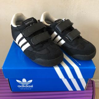 アディダス(adidas)のadidas スニーカー(スニーカー)