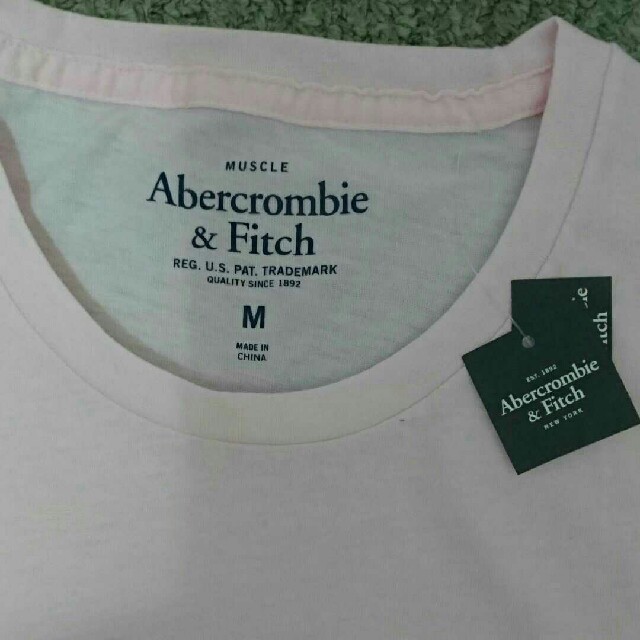 Abercrombie&Fitch(アバクロンビーアンドフィッチ)のアバクロンビー&フィッチTシャツ レディースのトップス(Tシャツ(半袖/袖なし))の商品写真