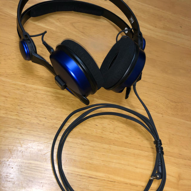 SENNHEISER(ゼンハイザー)のSENNHEISER Amperior ブルー スマホ/家電/カメラのオーディオ機器(ヘッドフォン/イヤフォン)の商品写真