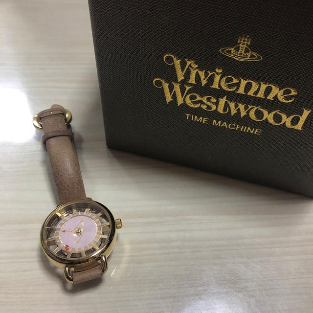 Vivienne Westwood(ヴィヴィアンウエストウッド)のVivienne Westwood 腕時計 レディース ベージュ レディースのファッション小物(腕時計)の商品写真