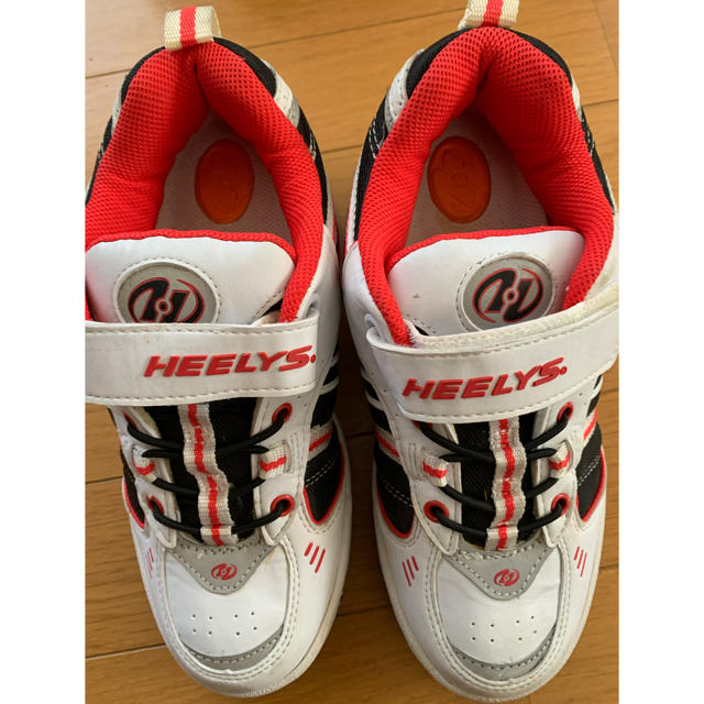 HEELYS(ヒーリーズ)のローラーシューズ　HEELYS  23センチ キッズ/ベビー/マタニティのキッズ靴/シューズ(15cm~)(ローラーシューズ)の商品写真