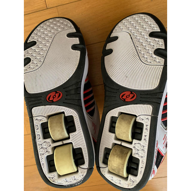 HEELYS(ヒーリーズ)のローラーシューズ　HEELYS  23センチ キッズ/ベビー/マタニティのキッズ靴/シューズ(15cm~)(ローラーシューズ)の商品写真