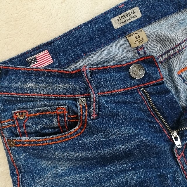 True Religion(トゥルーレリジョン)のTRUE RELIGION VICTORIA 24インチ レディースのパンツ(デニム/ジーンズ)の商品写真