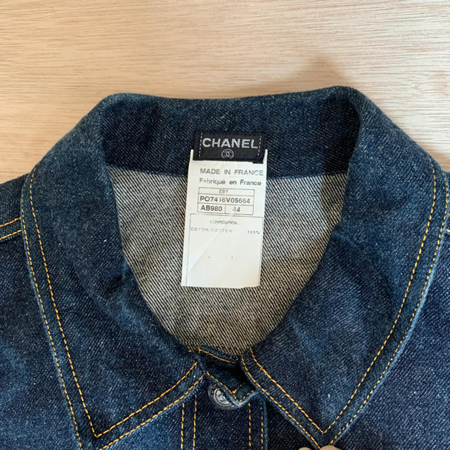 CHANEL(シャネル)のCHANEL デニムJK 正規品！ レディースのジャケット/アウター(Gジャン/デニムジャケット)の商品写真