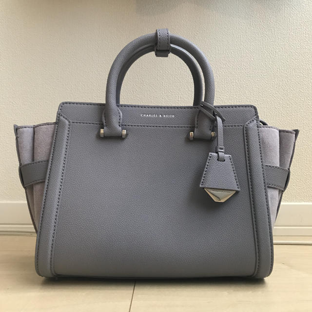 Charles and Keith(チャールズアンドキース)のCHARLES&KEITH ハンドバッグ レディースのバッグ(ハンドバッグ)の商品写真