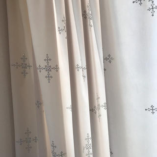 姫系エレガント　ホワイト刺繍カーテン　女性向け　100×178(カーテン)