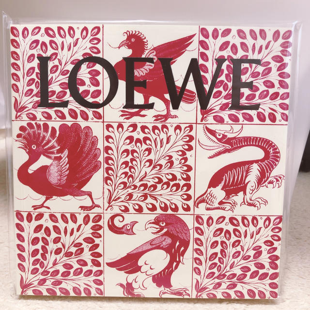 LOEWE(ロエベ)のLOEWE シール付きアートノート インテリア/住まい/日用品の文房具(ノート/メモ帳/ふせん)の商品写真