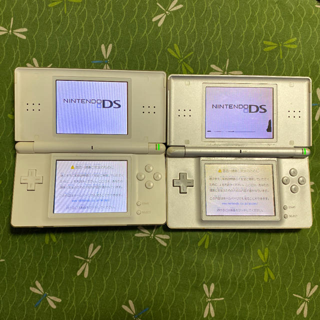 ニンテンドーDS(ニンテンドーDS)のニンテンドーDS lite 本体 二台 ＋ ソフト多数 エンタメ/ホビーのゲームソフト/ゲーム機本体(携帯用ゲーム機本体)の商品写真