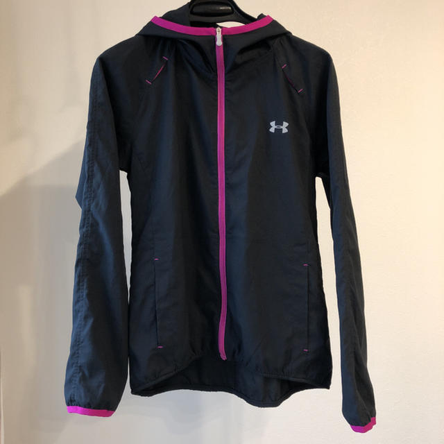 UNDER ARMOUR(アンダーアーマー)のUNDER ARMOUR  トレーニング　ランニングパーカー スポーツ/アウトドアのランニング(ウェア)の商品写真