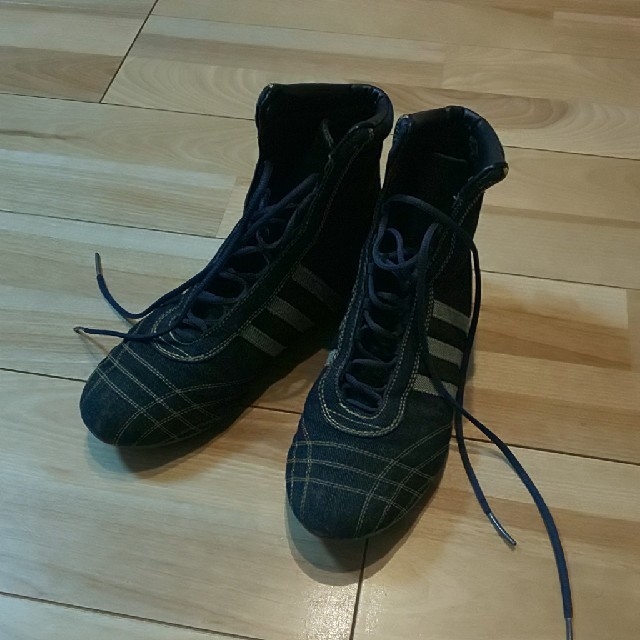 adidas(アディダス)の最終値下げadidas スニーカー23.5 ハイカット レディースの靴/シューズ(スニーカー)の商品写真