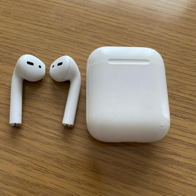 Apple(アップル)のair pods 第一世代 スマホ/家電/カメラのオーディオ機器(ヘッドフォン/イヤフォン)の商品写真