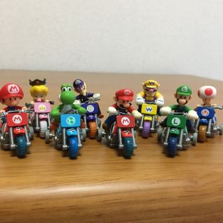 ニンテンドウ(任天堂)のマリオカート　プルパックカー(ミニカー)