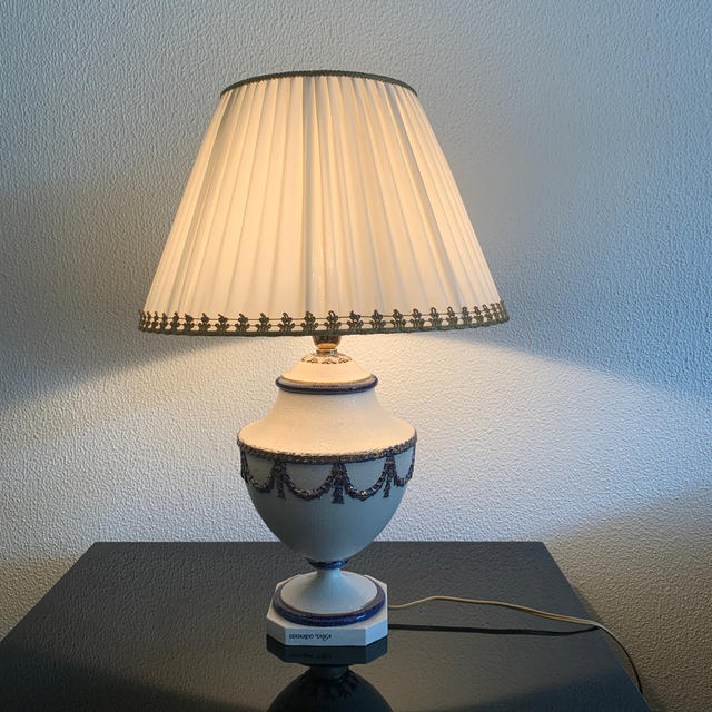 テーブルスタンド　ランプ　照明　アンティーク　イタリア インテリア/住まい/日用品のライト/照明/LED(テーブルスタンド)の商品写真