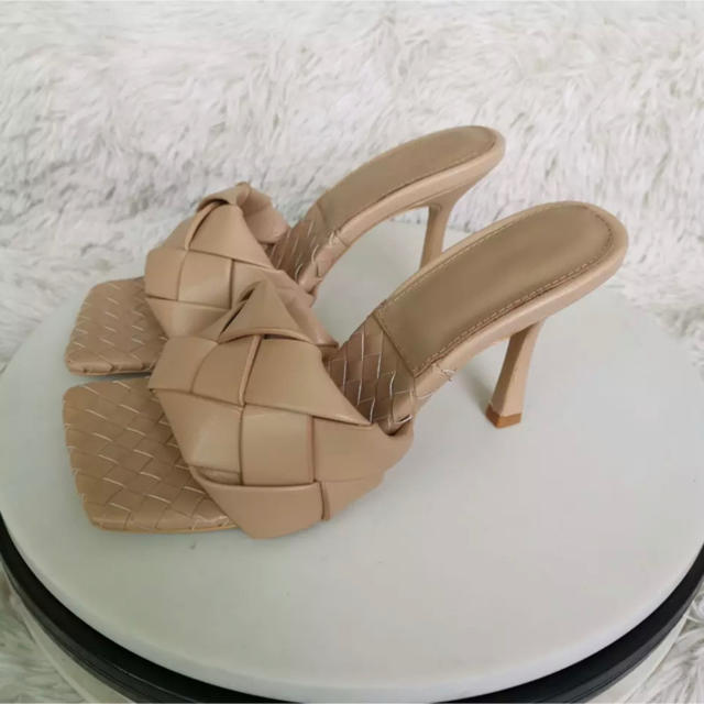 Bottega Veneta(ボッテガヴェネタ)のリドサンダル　本革 レディースの靴/シューズ(サンダル)の商品写真