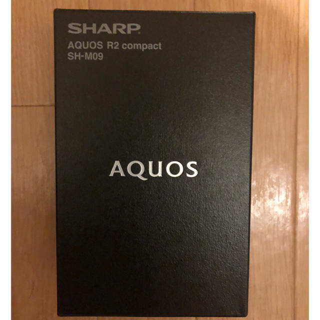 SHARP(シャープ)のAQUOS R2 compact SHM09W 白 国内版SIMフリー スマホ/家電/カメラのスマートフォン/携帯電話(スマートフォン本体)の商品写真