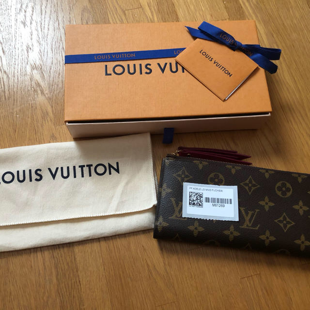 ポルトフォイユアデルカラーヴィトン　財布　LOUIS VUITTON  ポルトフォイユアデル