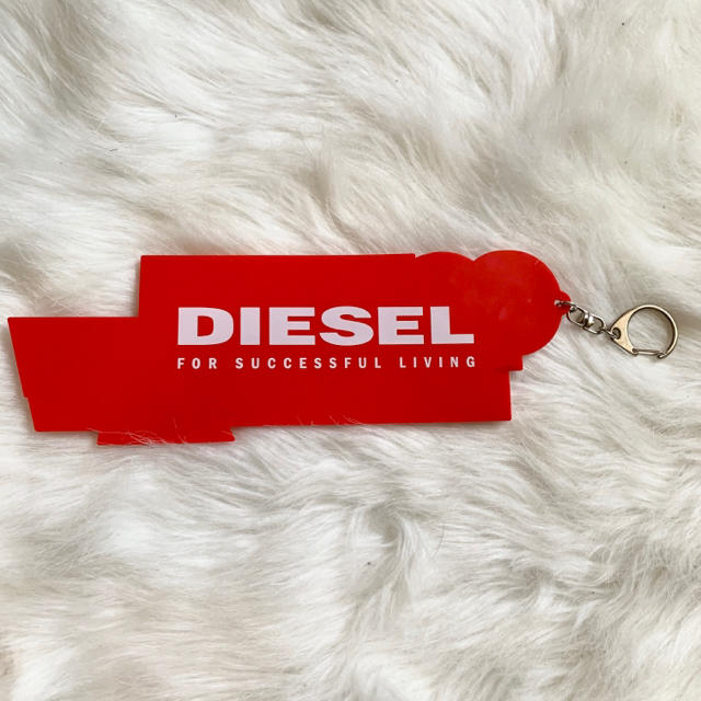 DIESEL(ディーゼル)のキーホルダー　レディース　チャーム　鞄　鍵　トランクケース　パスケース　 メンズのファッション小物(キーホルダー)の商品写真