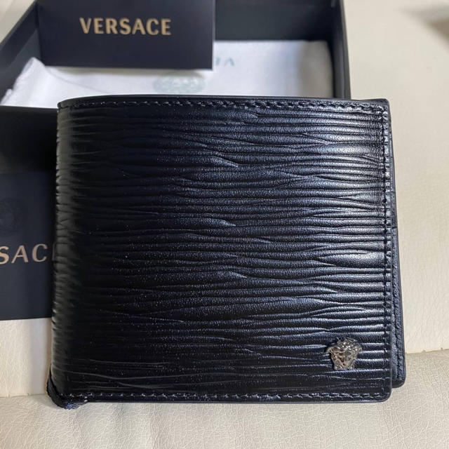 送料込み☆未使用☆VERSACE☆二つ折り財布☆レザー黒☆本物☆付属品あり