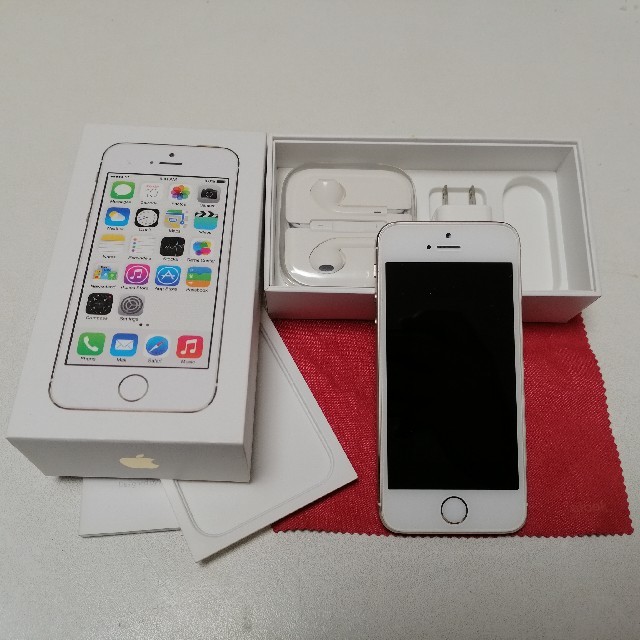 iPhone(アイフォーン)のiPhone 5s Gold 16GB ME334J/A スマホ/家電/カメラのスマートフォン/携帯電話(スマートフォン本体)の商品写真