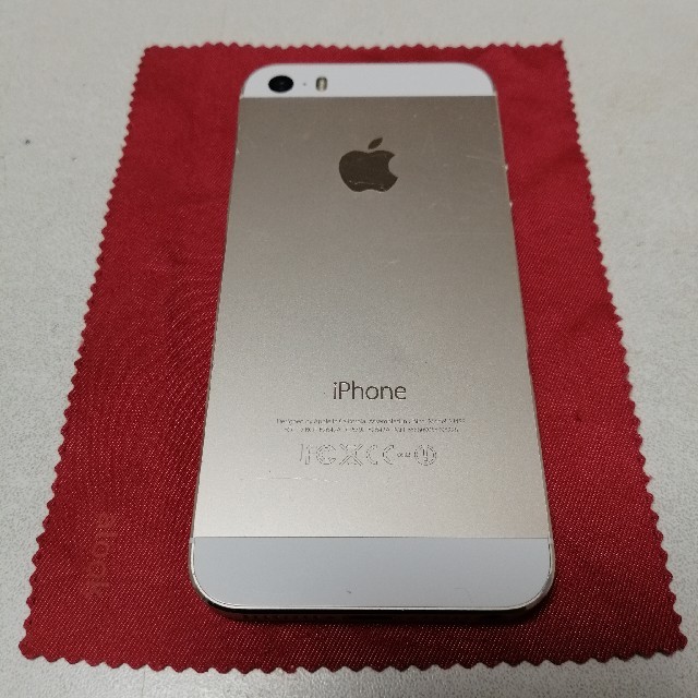 iPhone(アイフォーン)のiPhone 5s Gold 16GB ME334J/A スマホ/家電/カメラのスマートフォン/携帯電話(スマートフォン本体)の商品写真