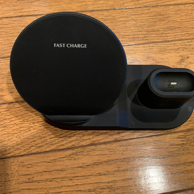 Apple(アップル)の3in1 FAST CHARGE スマホ/家電/カメラのスマートフォン/携帯電話(バッテリー/充電器)の商品写真