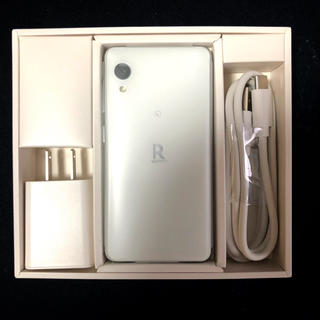 ラクテン(Rakuten)の新品未使用　楽天mini 楽天モバイル　ホワイト　UN-LIMIT(スマートフォン本体)