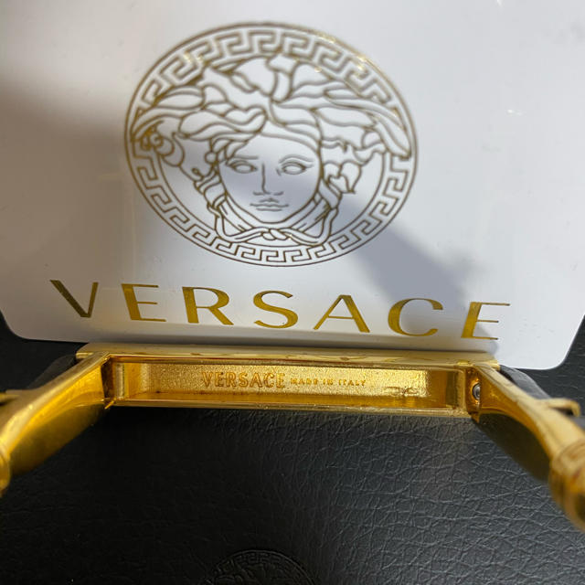 VERSACE(ヴェルサーチ)の送料込み☆VERSACEヴェルサーチ☆ブレスレット☆レザー黒☆本物☆付属品あり メンズのアクセサリー(ブレスレット)の商品写真