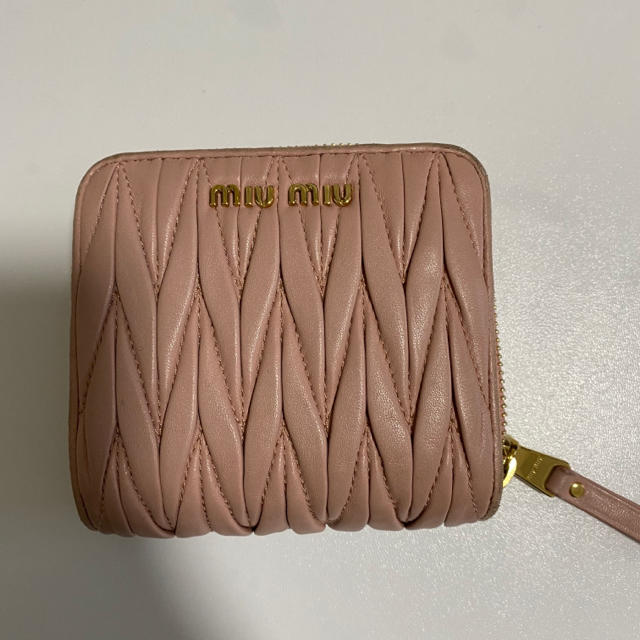 miumiu 財布　マテラッセ