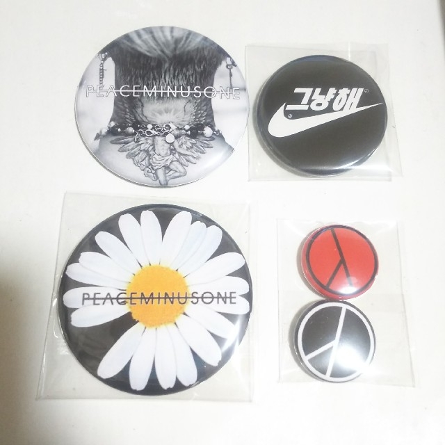 PEACEMINUSONE(ピースマイナスワン)の🌼BIGBANG G-DRAGON 缶バッジ🌼5個セット エンタメ/ホビーのアニメグッズ(バッジ/ピンバッジ)の商品写真