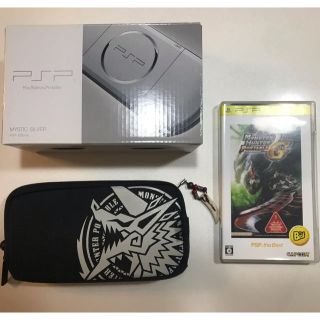 ソニー(SONY)のpsp 本体　3000 メモリースティック4GB ポーチ&ハードケース付(携帯用ゲーム機本体)