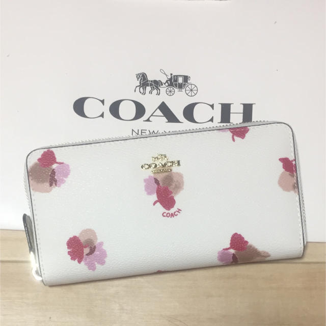 COACH - 新品 [COACH コーチ] 長財布 白地にピンクの花柄の通販 by ...